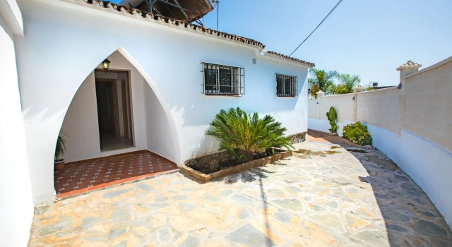 OleHolidays Villa Loleta vistas al mar, 100 m. Playa - piscina privada, Забронировать Вилла Марбелья Коста-дель-Соль, рядом с Arco de Marbella