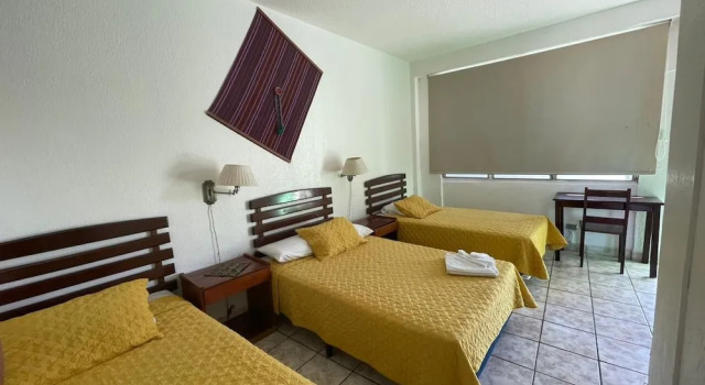 Трёхместный номер Premier Hotel Sabana