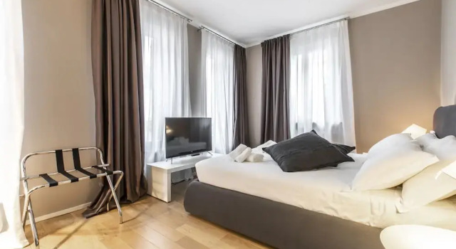 Rialto Canal View Deluxe R&R