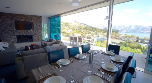 Walnut Retreat - Akaroa Holiday House