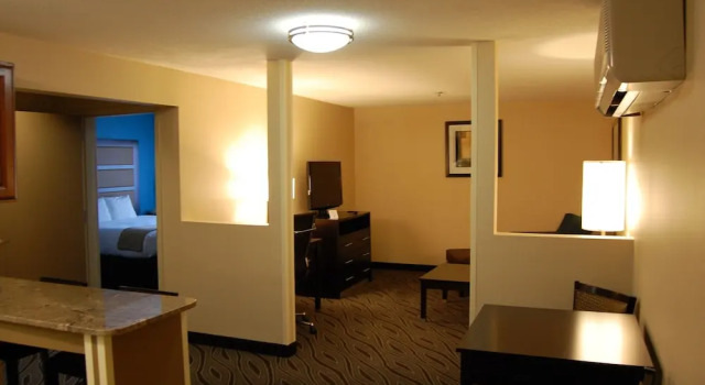 Двухместный люкс Holiday Inn Express - Ludlow - Chicopee Area by IHG