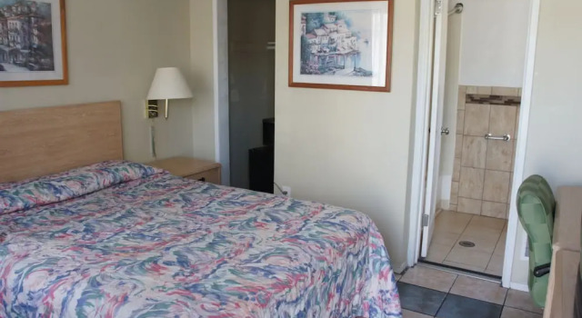 Четырёхместный номер Standard Budget Inn