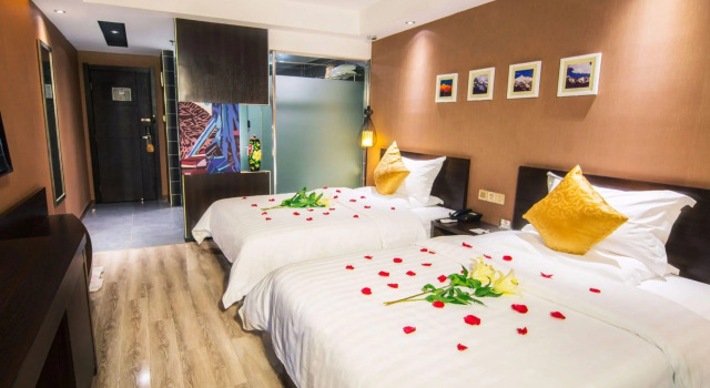 Badi Hotel Int'l Exhibition Center, Rezerwuj Hotel Hotele w Kunming z parkingiem, Parking