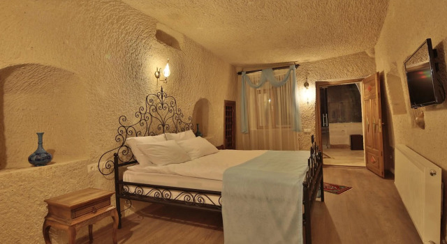 Jacob's Cave Suites