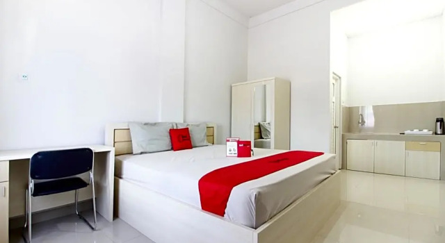 RedDoorz Syariah At Griya Izzara Guest House, Boek Pension Tegalrejo 