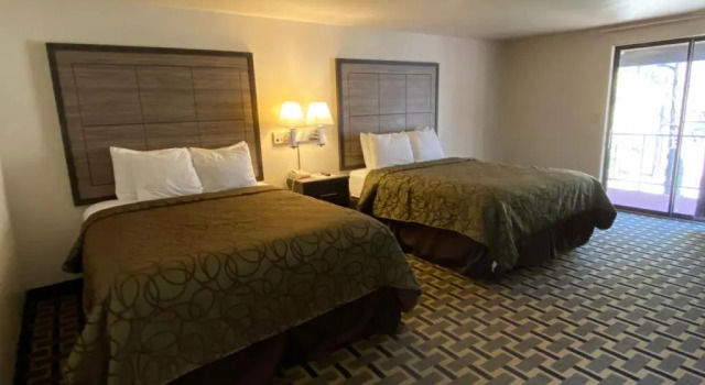 Номер Deluxe Motel In The Pines