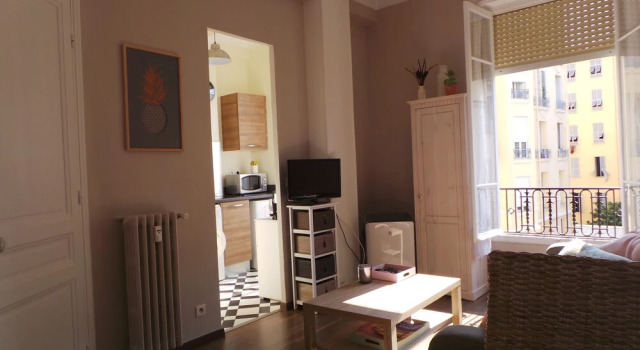 Sunny Studio, Забронировать Отель Ницца Приморские Альпы, рядом с Музей Массена