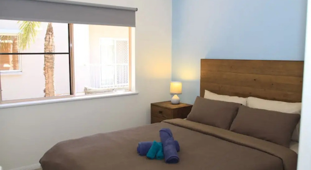 Contemporary Convenient Central Retreat