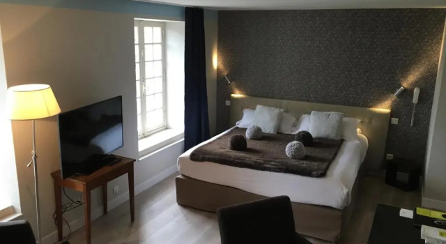 Полулюкс Logis Hôtel Le Moulin de Chalons