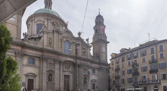 Piazza Duomo - RentClass Lucilla, Забронировать Апартаменты/квартира Отели Милана с парковкой, рядом с Улица Виа-Манцони, Парковка