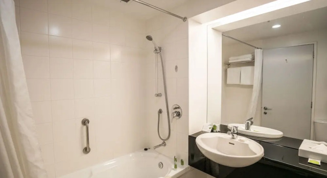 Четырёхместный номер Superior Scenic Hotel Te Pania