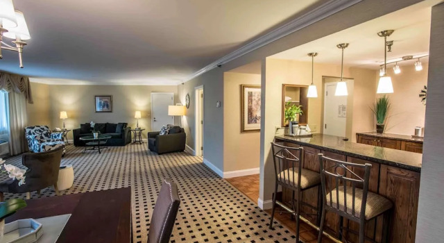 Четырёхместный люкс Presidential Penn Harris Hotel Harrisburg, Trademark by Wyndham