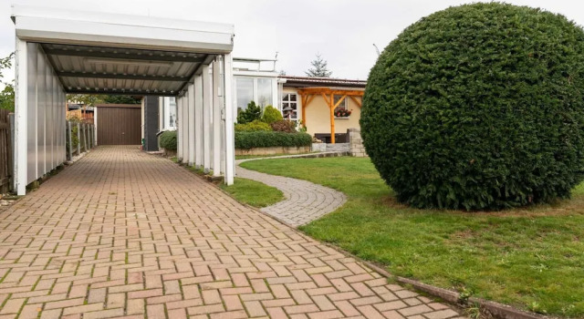 Holiday home with private garden, Prenota Casa vacanze Cottage a Garz, Cottage