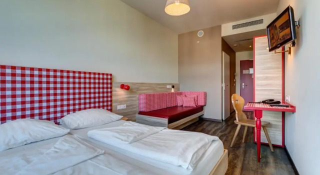 Трёхместный номер Standard MEININGER Hotel Salzburg City Center