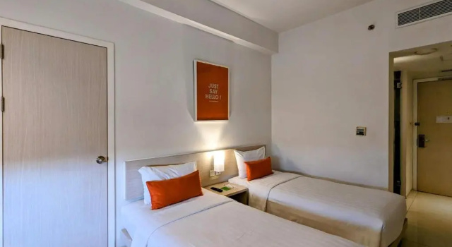 Standard Twin room Zuri Express Lippo Cikarang