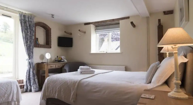 The White Horse Inn, Book Hotel Hoteller i Gloucestershire med parkering, Parkering