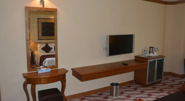 Suite with balcony Golf Course Hotel
