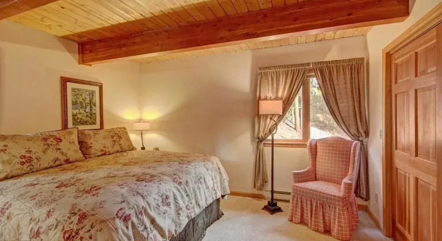 Black Bear 5 Br Home by RedAwning