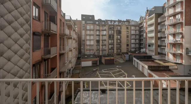 Apartment in Knokke Near Zeedijk Beach