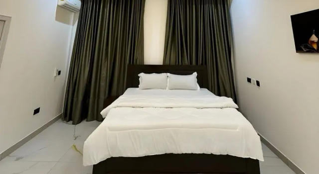 2BR Apartment With Pool and Wifi Near Airport, Reserva ahora Apartamento Hoteles en Gran Acra con aparcamiento, Aparcamiento