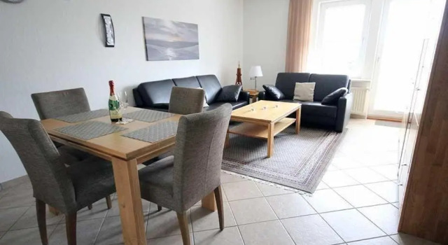 Ferienwohnung-10-mit-Balkon-Garten-Landhaus-Hubertus-Duhnen