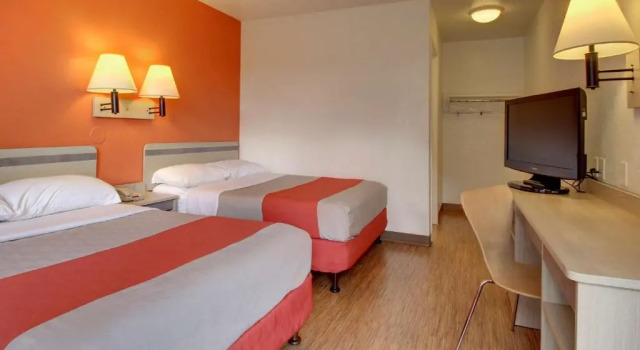 Двухместный номер Standard Motel 6 Elizabethtown