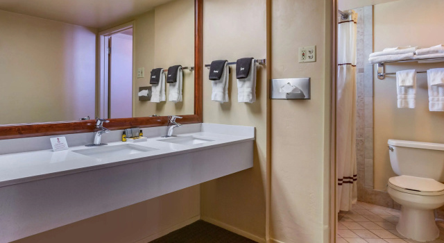 Четырёхместный номер Best Western Plus Kings Inn and Suites
