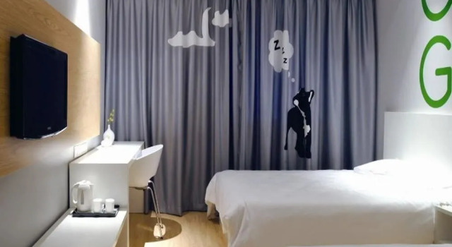 Motel 168 Shenzhen Futian Port Guihua Road Branch, Rezerwuj Motel Hotele w Shenzhen z parkingiem, Parking