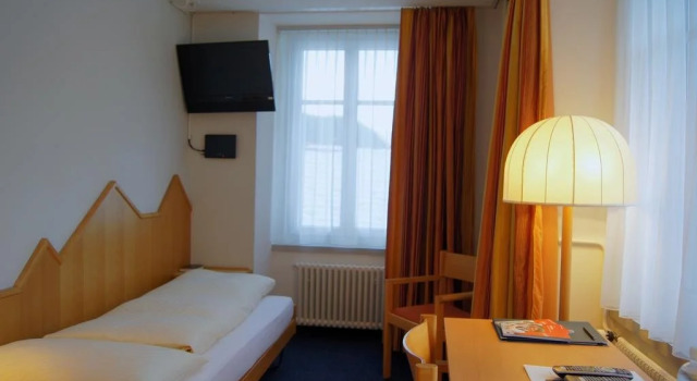 Hotel Weisses Kreuz, 予約 ホテル Berguen Bergun Filisur