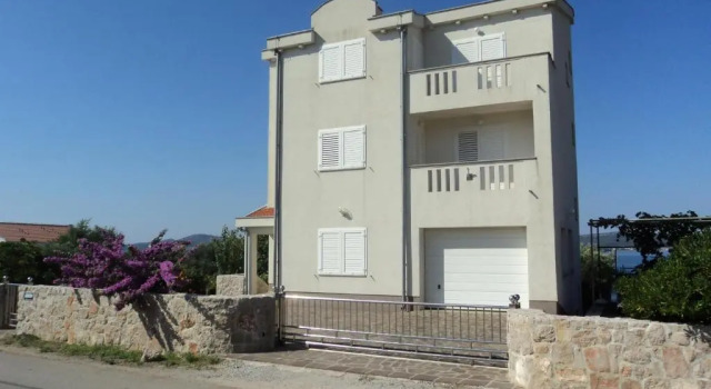 Apartments Delfini