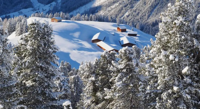 Pension Zillertal, Rezerwuj Hotel Hotele w Tyrol z parkingiem, Parking