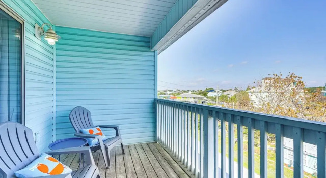 Апартаменты Walk to Beach: Condo w/ Balcony in Pcb!