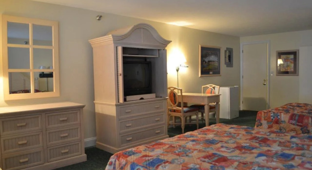 Seafarer Condominium Resort, Varaa Lomakeskus Hotellit New England uima-altaalla, Uima-allas