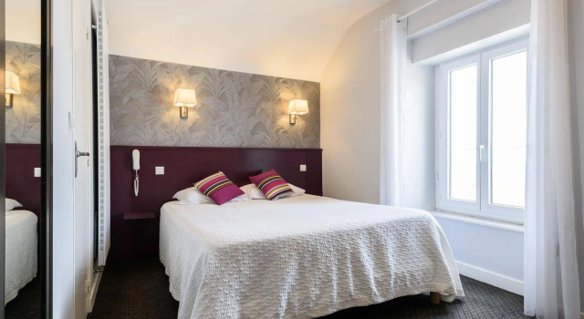 Alfred Hotels Les Halles, Забронировать Отель Отели Биарриц 3 звезды, рядом с Приход Нотр-Дам-дю-Роше - Церковь Св. Карла, 3*