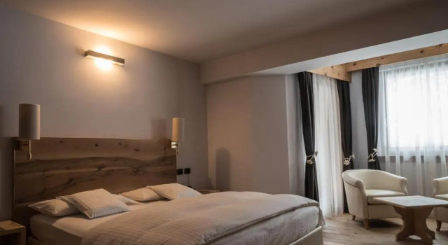 Chalet Laura Lodge Hotel, Забронировать Шале Коттеджи Мадонна-ди-Кампильо, рядом с Горнолыжный подъёмник Мирамонти, Коттедж