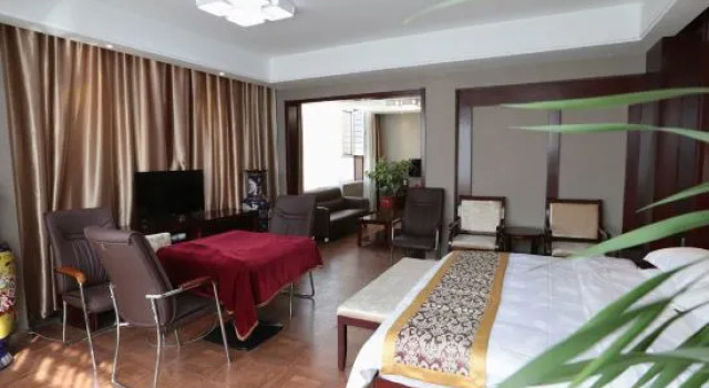 Люкс Deluxe Xining Beiyuan Junhe Hotel (Wuyue Plaza University for Nationalities New Campus)