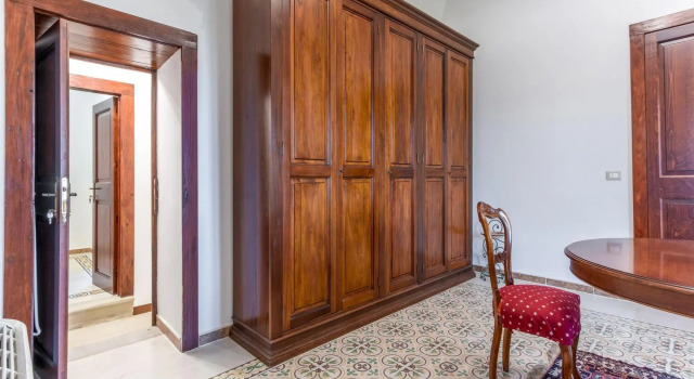 Lavish Sicilian Villa With Pool, Buchen Sie Villa Ficarra Sizilien