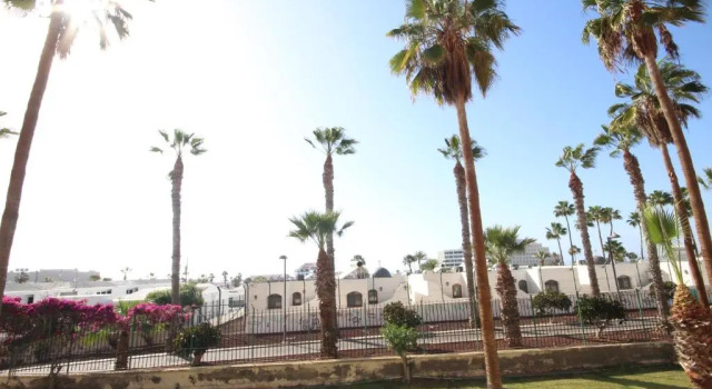 Апартаменты Apartment with terrace in Playa de Las Americas