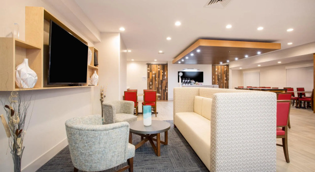 Holiday Inn Express Hotel & Suites Fort Collins, Book Hotel Fort Collins Colorado