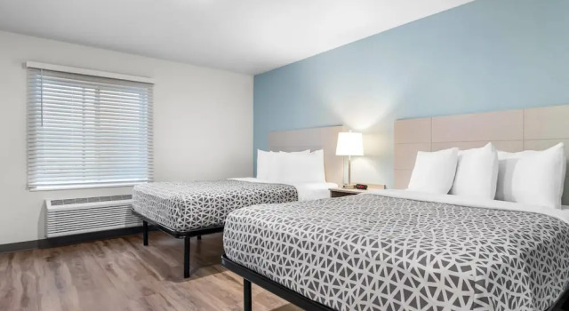 Четырёхместный люкс Woodspring Suites Elkhart