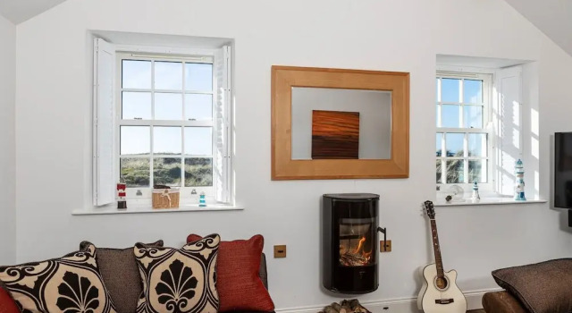 Lighthouse With Sea-views in Cumbria, No Deposit, Varaa Hotelli Barrow-in-Furness 