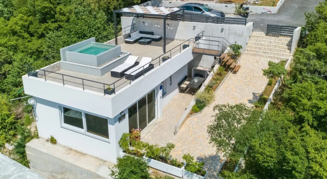 House Linda 2, Забронировать Отель Отели Приморско-Горанской жупания с парковкой, Парковка