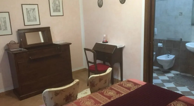 Agriturismo Le Rondinelle, Varaa Maatalousloma Hotellit Gabbiano-Vecchio uima-altaalla, Uima-allas