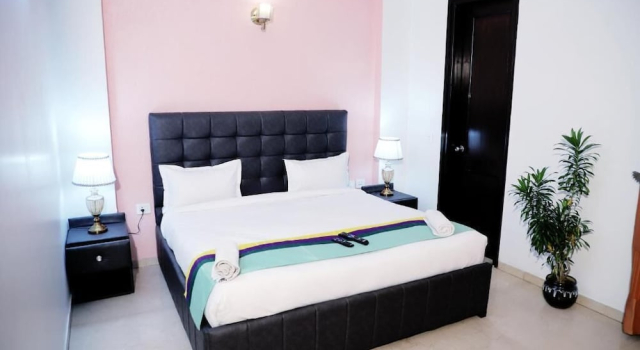 Fortune Home Service Apartment J-171, Забронировать Апартаменты/квартира Отели Нью-Дели с парковкой, Парковка