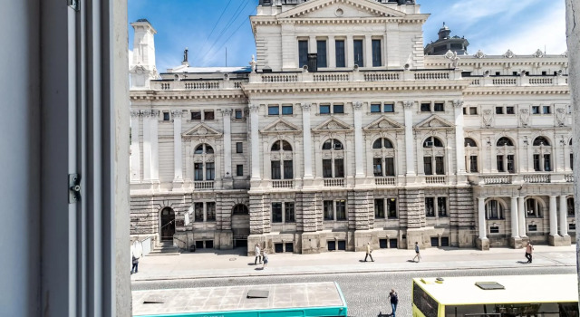 Opera House Apartment 3