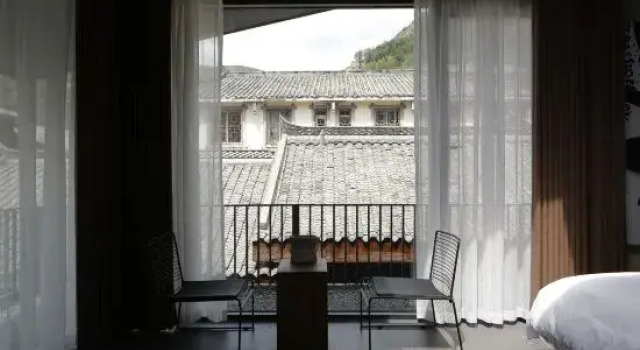 Люкс с балконом Songpan 56 Rooms Hotel