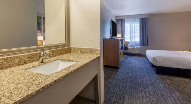 Standard Zimmer Days Inn by Wyndham Racine/Sturtevant