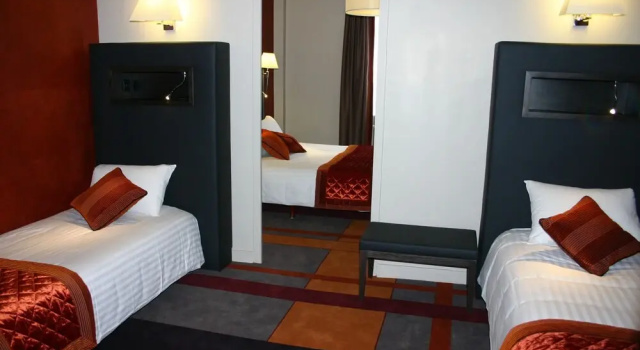 Четырёхместный семейный номер Standard Hotel Bellevue