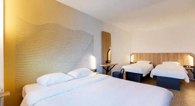 Standardowy czteroosobowy pokój B&B HOTEL Compiègne