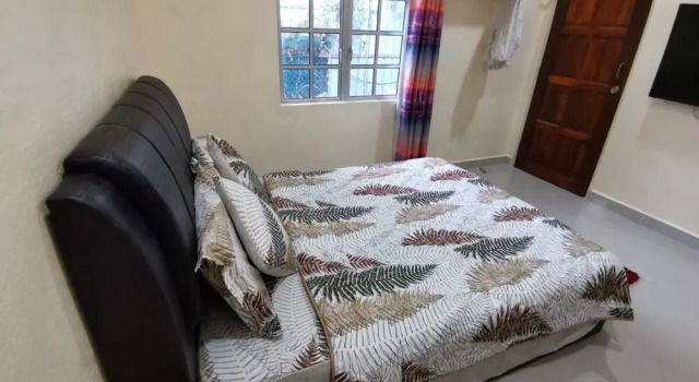 OYO Home 90357 Alisa Homestay, Rezerwuj Hotel Kuah 